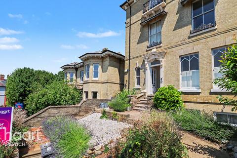 1 bed property, in Fonnereau Road, £100,000