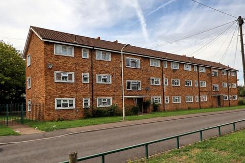 2 bed property, in Rush Green Gardens, £240,000