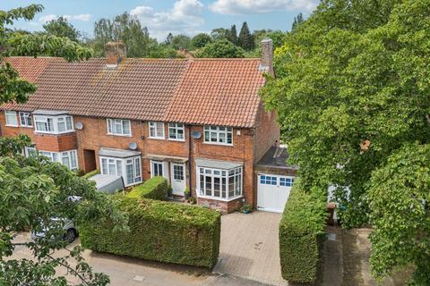 3 bed property, in Handside Lane, £550,000