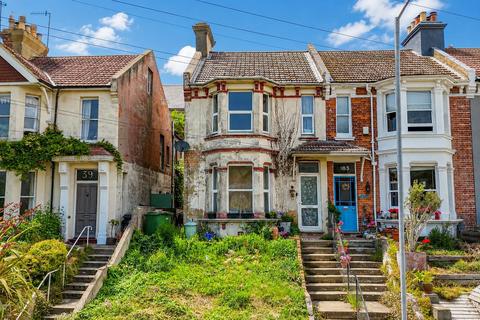 3 bed property, in Harold Road, £265,000