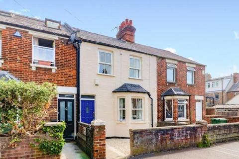 4 bed property, in Hurst Street, £525,000