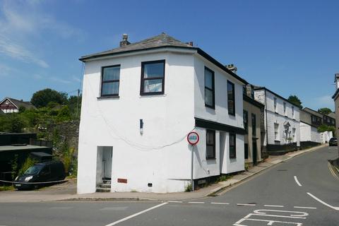 2 bed property, in Pound Street, £149,950
