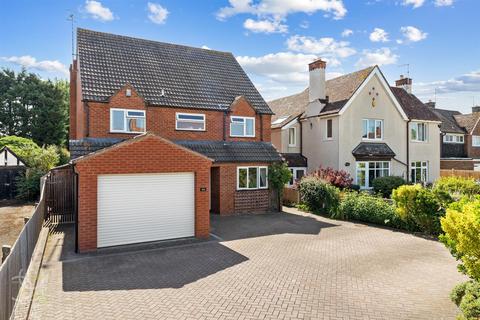 4 bed property, in Cheltenham Road, £600,000