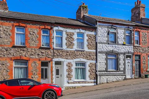 2 bed property, in Church Road, £175,000