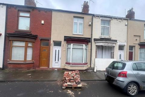 2 bed property, in Aire Street, £75,000