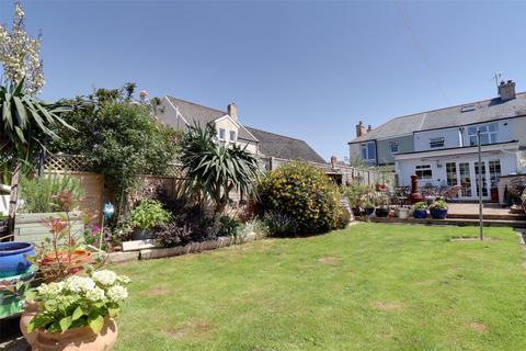 5 bed property, in South Street, £460,000