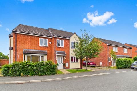 3 bed property, in Bro Brwynog, £220,000