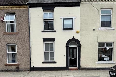 4 bed property, in Princes Street, £115,000