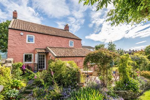 3 bed property, in High Street, £650,000
