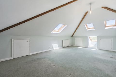 3 bed property, in Elburton Road, £225,000