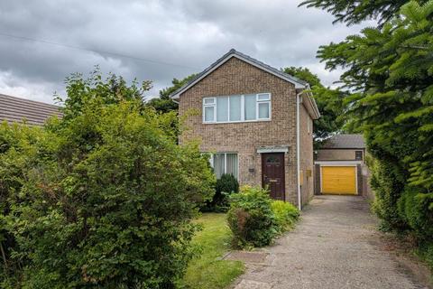 3 bed property, in Bourbon Close, £175,000