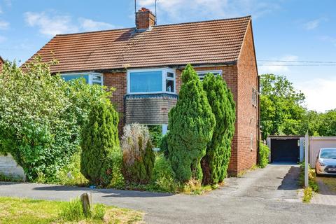 3 bed property, in Devonshire Drive, £210,000