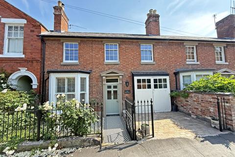 4 bed property, in Belle Vue Gardens, £725,000