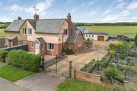 4 bed property, in Newmarket Road, £500,000