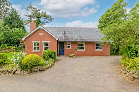 3 bed property, in Kingsley Road, £550,000
