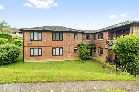 2 bed property, in Tollwood Park, £210,000
