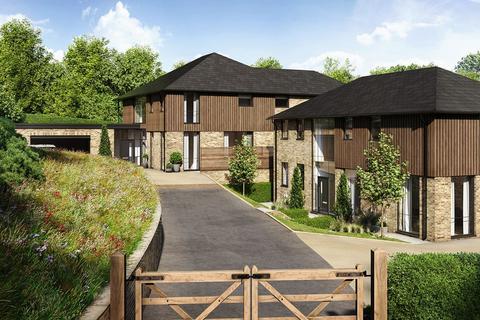 4 bed property, in Grange Close, £500,000