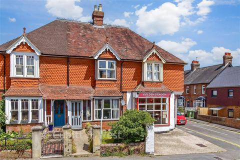 2 bed property, in Framfield Road, £325,000