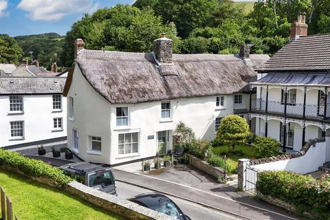 4 bed property, in Church Street, £685,000