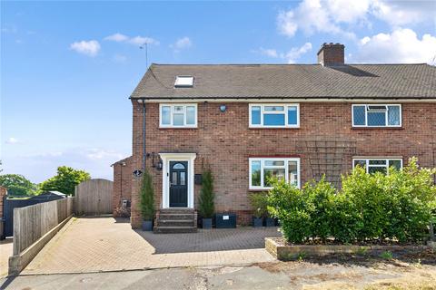 5 bed property, in The Charne, £750,000