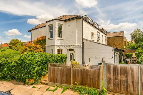 1 bed property, in Prebend Gardens, £510,000