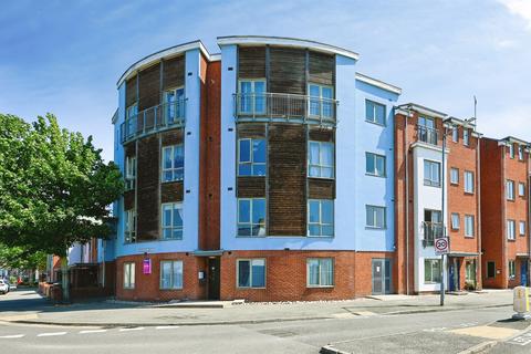 2 bed property, in Morston Drift, £70,000