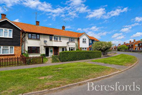 3 bed property, in Lawlinge Road, £290,000