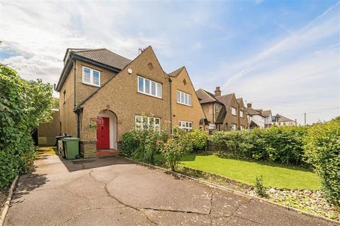 4 bed property, in Senlac Road, £650,000