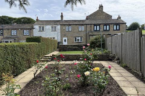 2 bed property, in Jackroyd Lane, £195,000