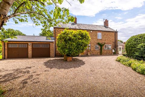 4 bed property, in Spanby, £600,000