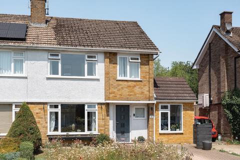 3 bed property, in Longfield Gardens, £625,000