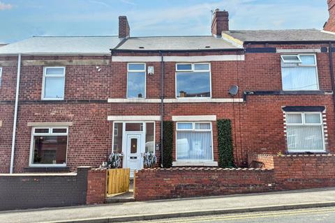 3 bed property, in Park Road, £68,000