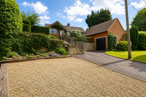 3 bed property, in Brook Hill, £900,000