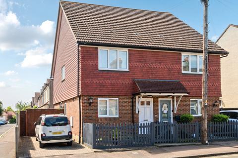 3 bed property, in Wiltshire Road, £500,000
