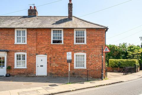 2 bed property, in Station Road, £500,000