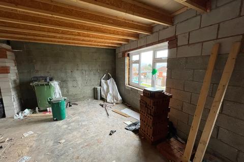 3 bed property, in Ty Rhiw, £140,000