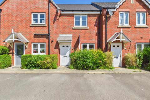 2 bed property, in Deerfield Close, £145,000