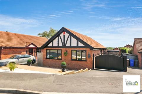 3 bed property, in Earlswood Road, £250,000
