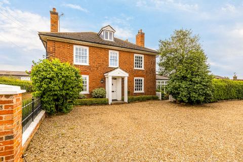 5 bed property, in North Scarle LN6, £995,000