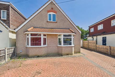 3 bed property, in Wrens Avenue, £499,999
