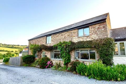 4 bed property, in Chillington, £695,000