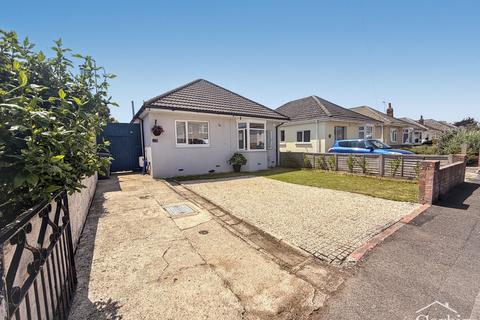 2 bed property, in Heaton Road, £300,000