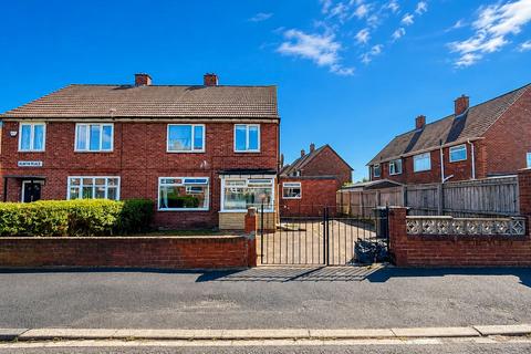 3 bed property, in Aylyth Place, £125,000