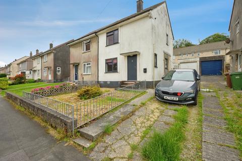 2 bed property, in St. Maurice Road, £145,000