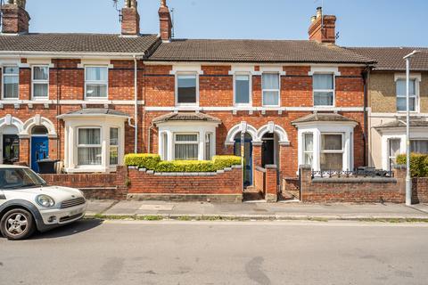 3 bed property, in Kent Road, £280,000