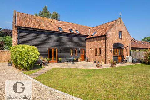 4 bed property, in The Green, £625,000