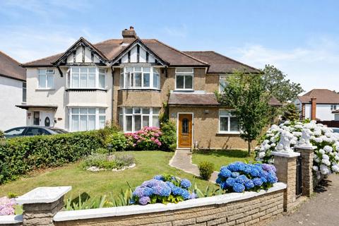 4 bed property, in Limpsfield Road, £575,000