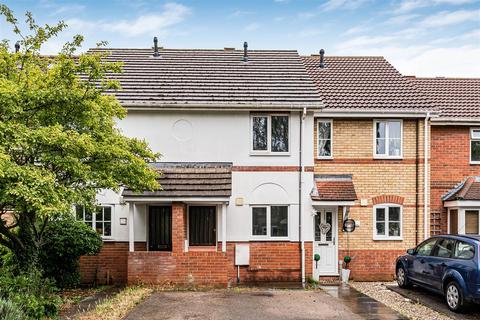 2 bed property, in Wheelers, £250,000