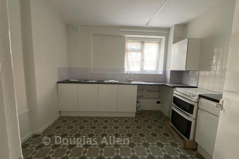 3 bed property, in Vincent Street, £290,000