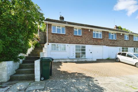 3 bed property, in Westfield Rise, £400,000